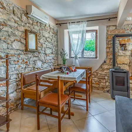 Vikendica Stone House Histria