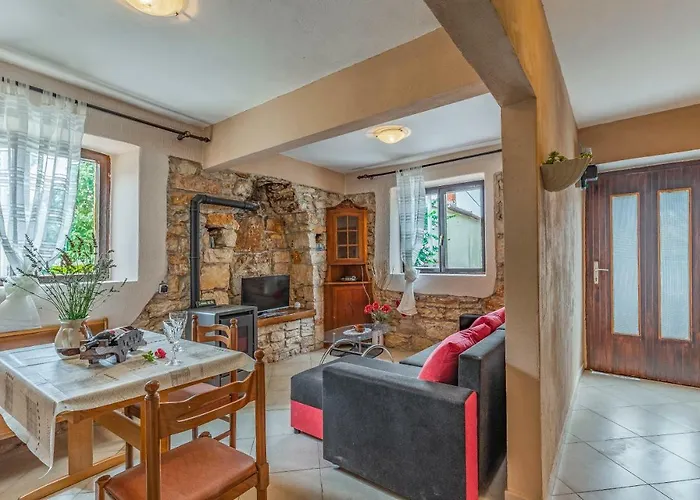 펜션 Stone House Histria 메덜린